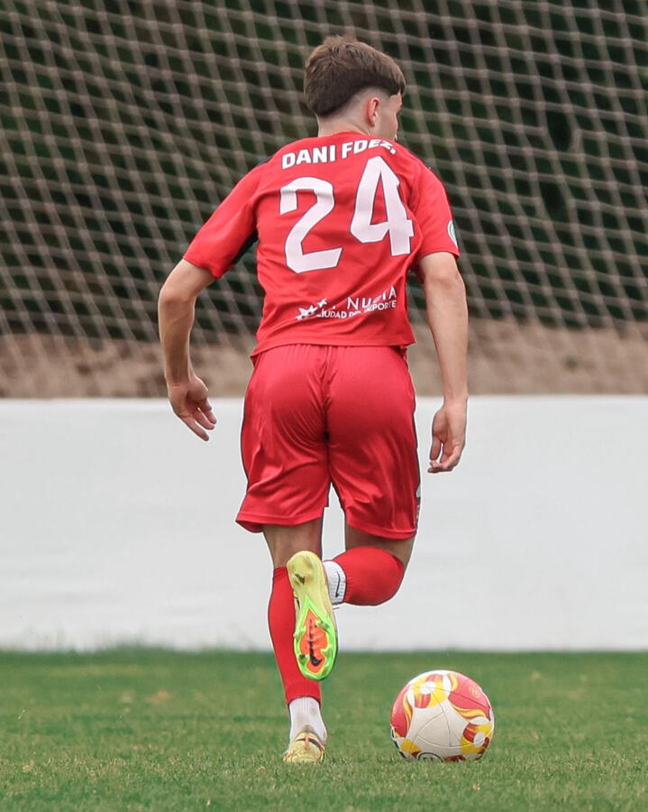DANI FERNÁNDEZ (18 y-o, 2ª RFEF) DANI FERNÁNDEZ (18 y-o, 2ª RFEF)
